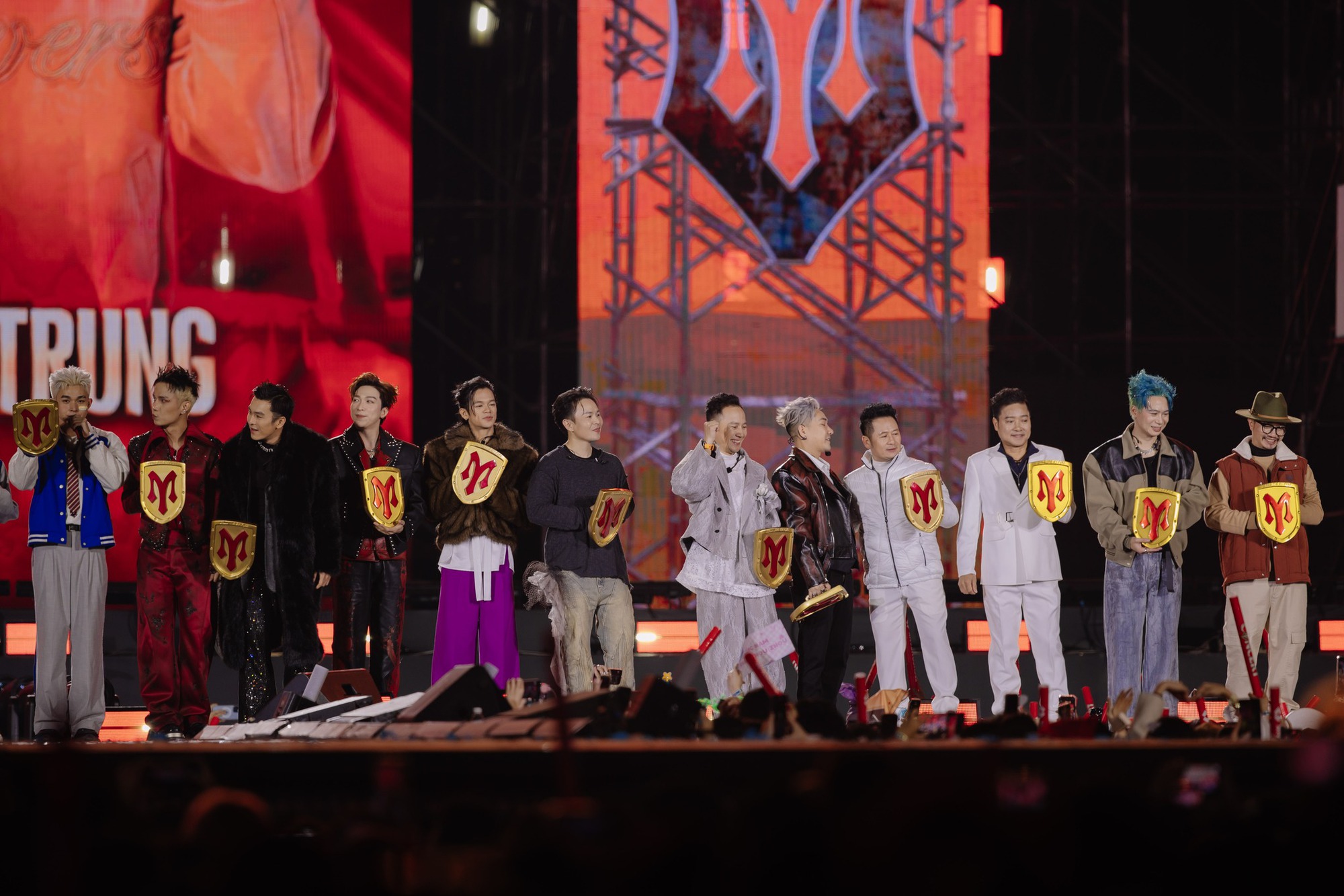 NS Tự Long đổ bệnh sau concert 12 độ C của Anh trai vượt ngàn chông gai- Ảnh 6. NS Tự Long đổ bệnh sau concert 12 độ C của Anh trai vượt ngàn chông gai- Ảnh 6.