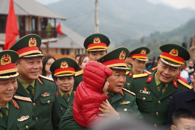 Người dân Làng Nủ chính thức nhận nhà mới, kỳ vọng về ngôi làng hạnh phúc- Ảnh 10.