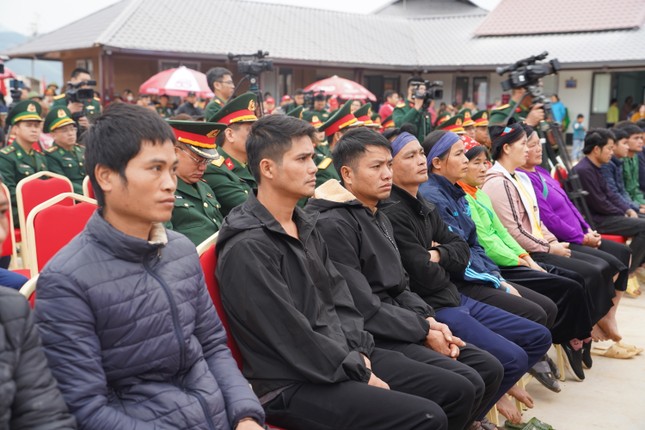 Người dân Làng Nủ chính thức nhận nhà mới, kỳ vọng về ngôi làng hạnh phúc- Ảnh 12.