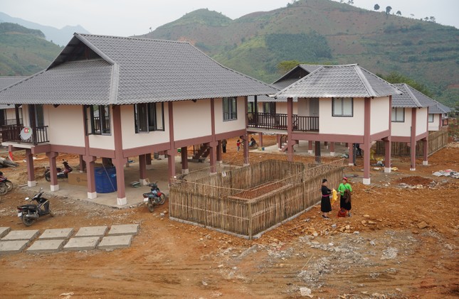 Người dân Làng Nủ chính thức nhận nhà mới, kỳ vọng về ngôi làng hạnh phúc- Ảnh 7.