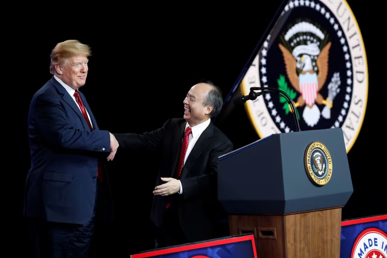 Masayoshi Son tất tay đặt cược vào ông Donald Trump: Tuyên bố đầu tư ít nhất 100 tỷ USD, sẽ tạo ra 100.000 việc làm cho nước Mỹ- Ảnh 1.