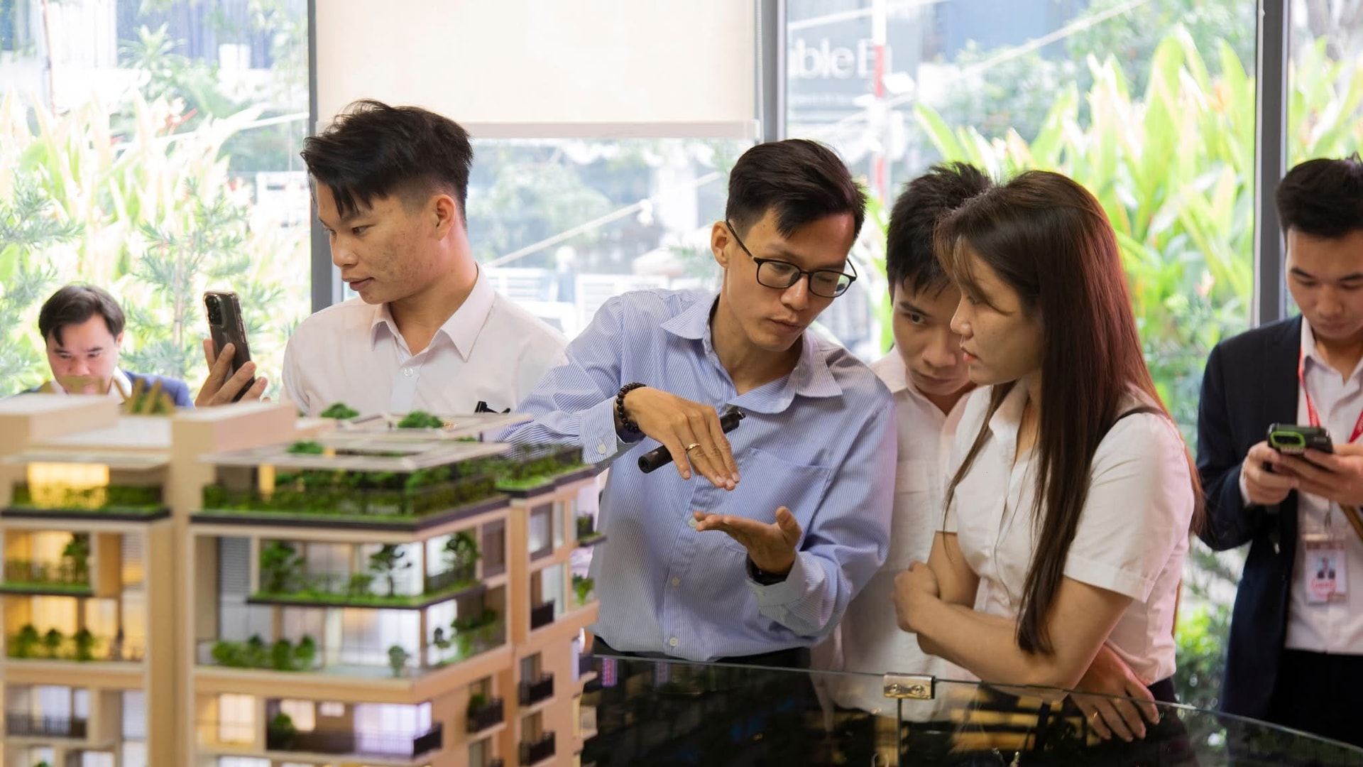 Bất động sản Tp.Thủ Đức “vào mùa” cuối năm: Nơi tranh nhau “ráp căn”, chỗ sục sôi mở bán- Ảnh 2. Bất động sản Tp.Thủ Đức “vào mùa” cuối năm: Nơi tranh nhau “ráp căn”, chỗ sục sôi mở bán- Ảnh 2.