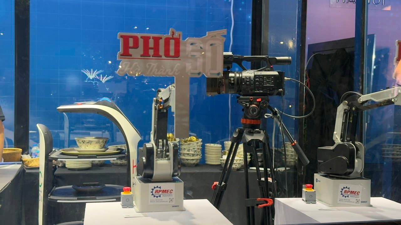 Công ty đứng sau robot nấu phở 'thành thục' từ trần phở, thêm thịt, thêm gia vị, hành... đến chan nước dùng- Ảnh 2.
