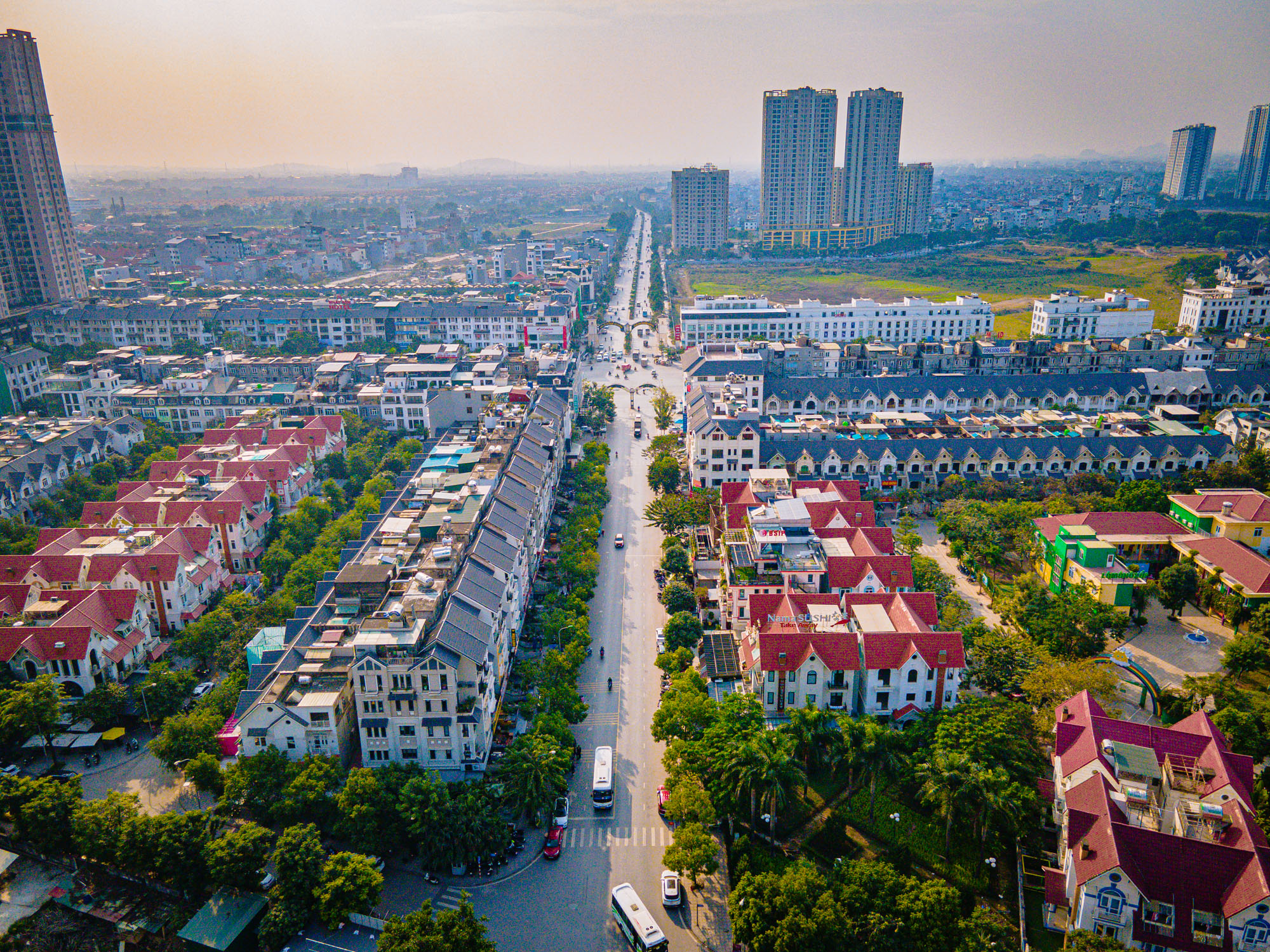 "Làng" biệt thự triệu đô hễ mưa là ngập bất ngờ đổi thay nhờ đoạn đường 200m nối với đại đô thị của Vinhomes- Ảnh 11.