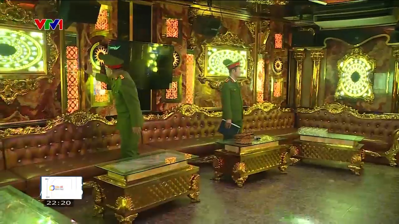 Cảnh báo lỗ hổng trong quản lý dịch vụ karaoke biến tướng- Ảnh 4. Cảnh báo lỗ hổng trong quản lý dịch vụ karaoke biến tướng- Ảnh 4.