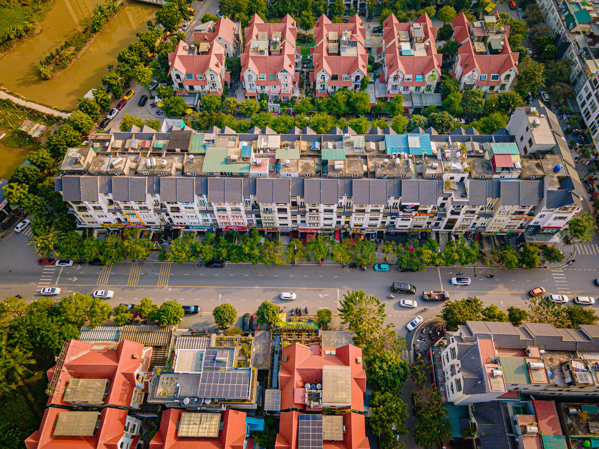 "Làng" biệt thự triệu đô hễ mưa là ngập bất ngờ đổi thay nhờ đoạn đường 200m nối với đại đô thị của Vinhomes- Ảnh 8.