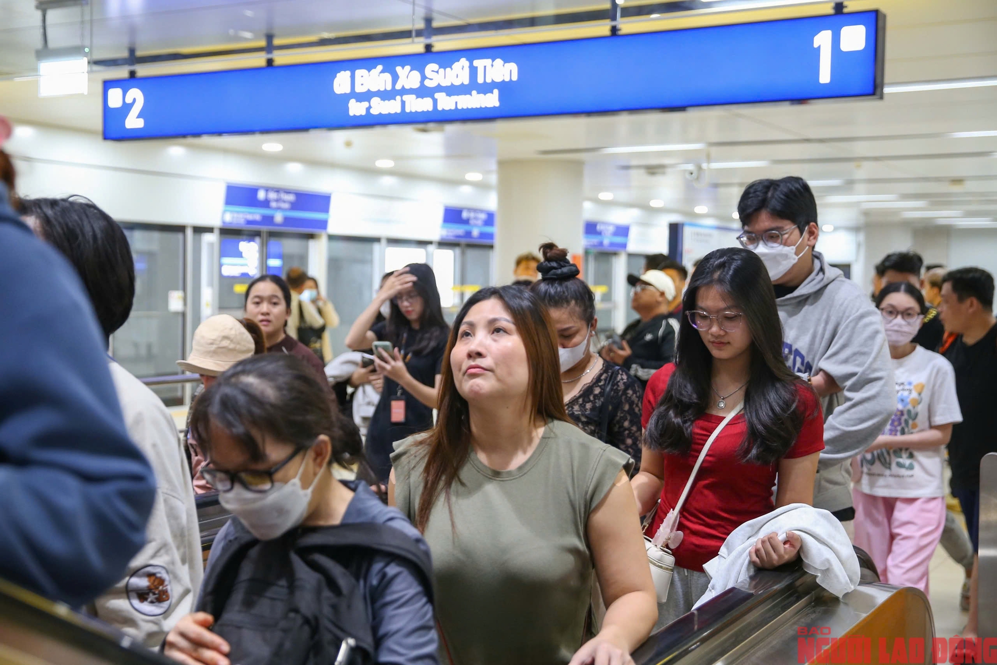 Giới trẻ TP HCM sau 1 ngày bỏ xe máy, chọn metro đi học, đi làm- Ảnh 9.