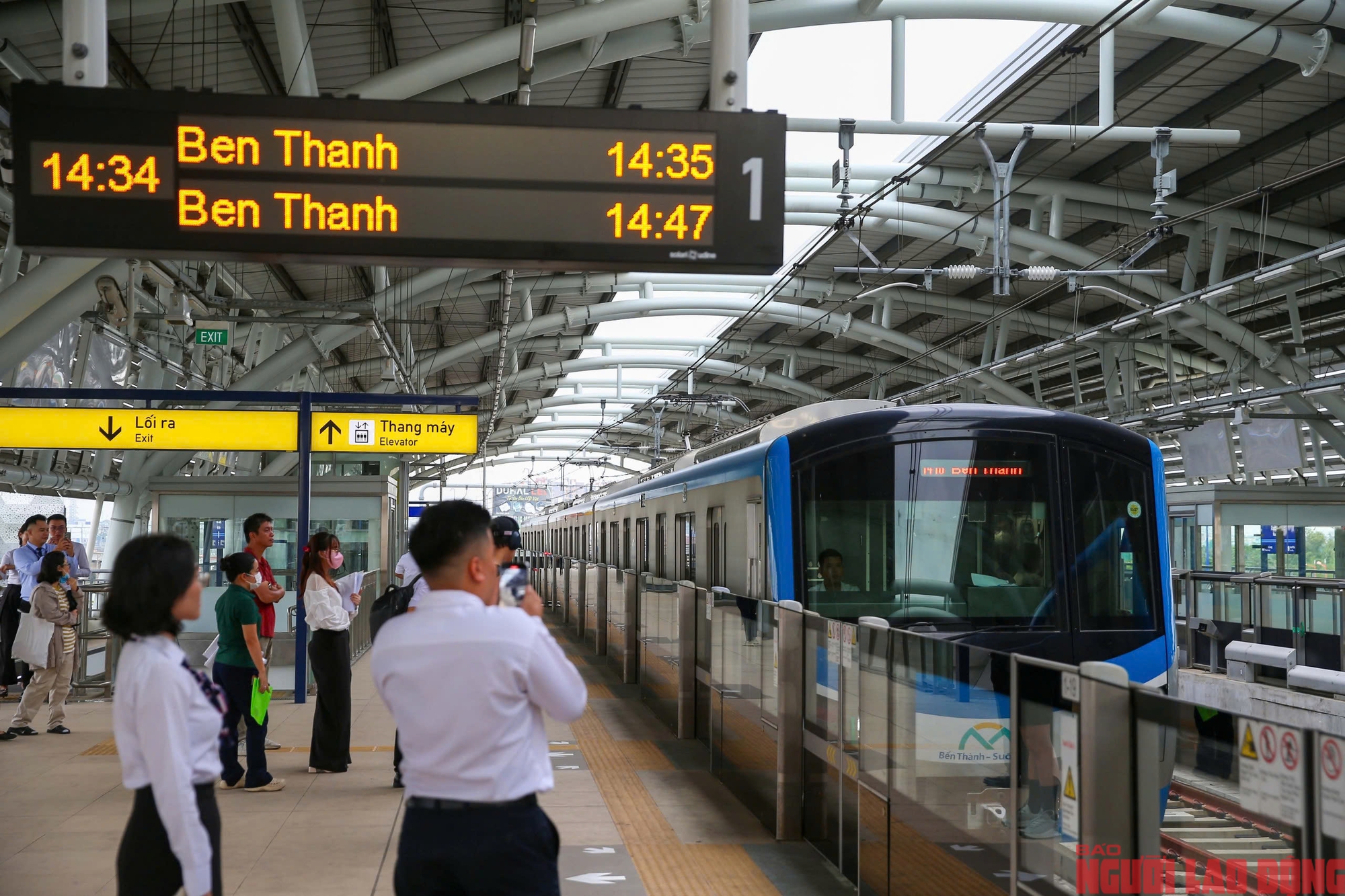 Giới trẻ TP HCM sau 1 ngày bỏ xe máy, chọn metro đi học, đi làm- Ảnh 13.