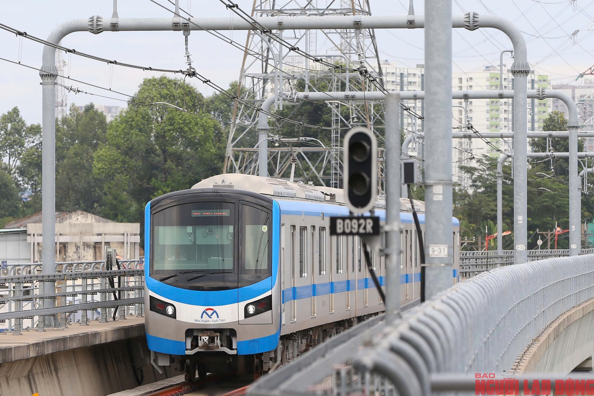 Giới trẻ TP HCM sau 1 ngày bỏ xe máy, chọn metro đi học, đi làm- Ảnh 14.