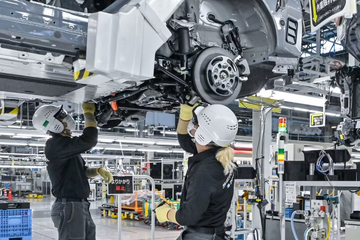 Hành trình từ người đi đầu thành kẻ tụt hậu của Nissan: Chật vật với bê bối cựu chủ tịch suốt 6 năm, phải nhờ cậy Honda tìm đường sống- Ảnh 1.