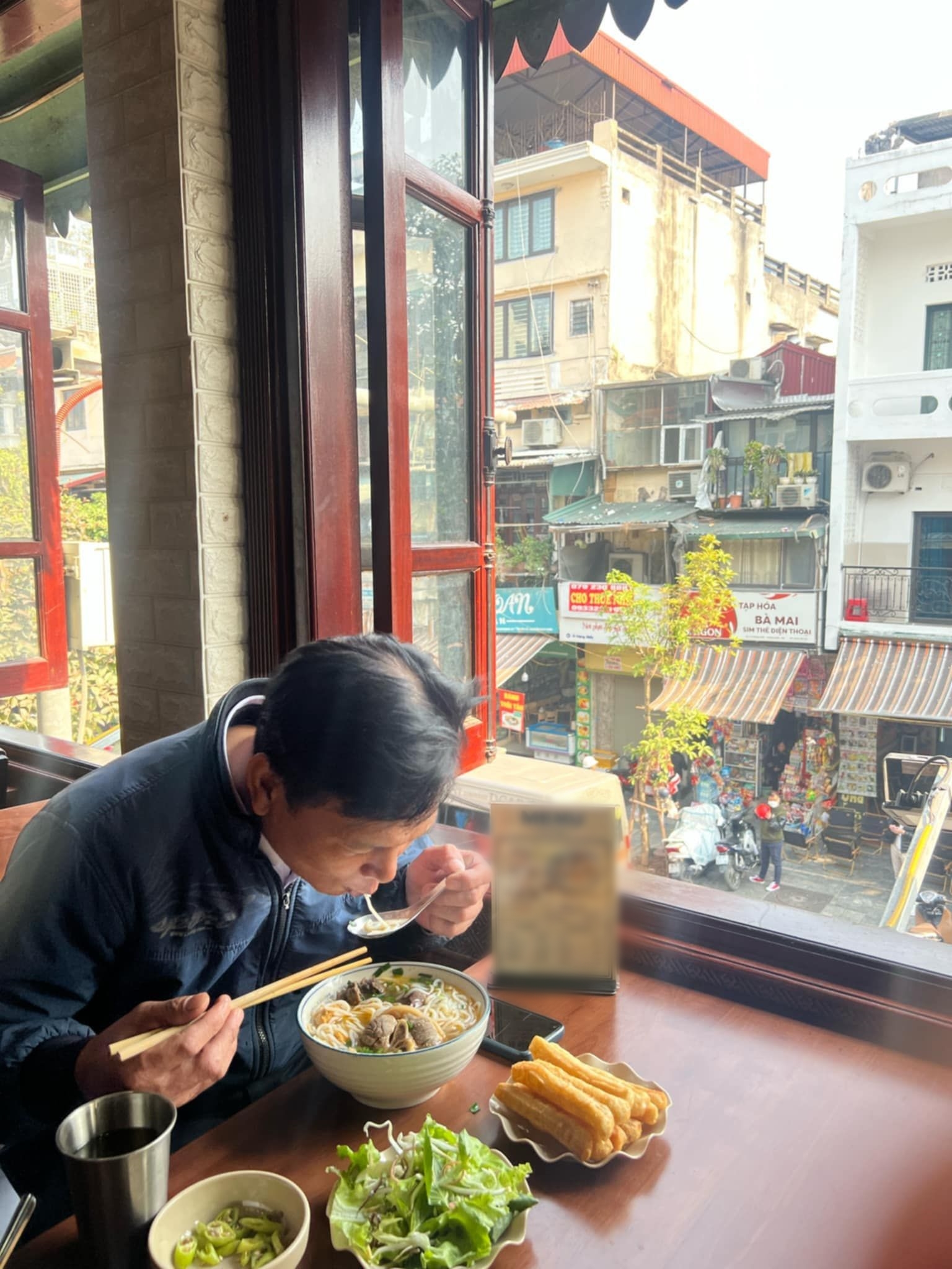 Nước đi không ngờ tới của chú tài xế U55 đạp xích lô ở Hà Nội, Nước đi không ngờ tới của chú tài xế U55 đạp xích lô ở Hà Nội,