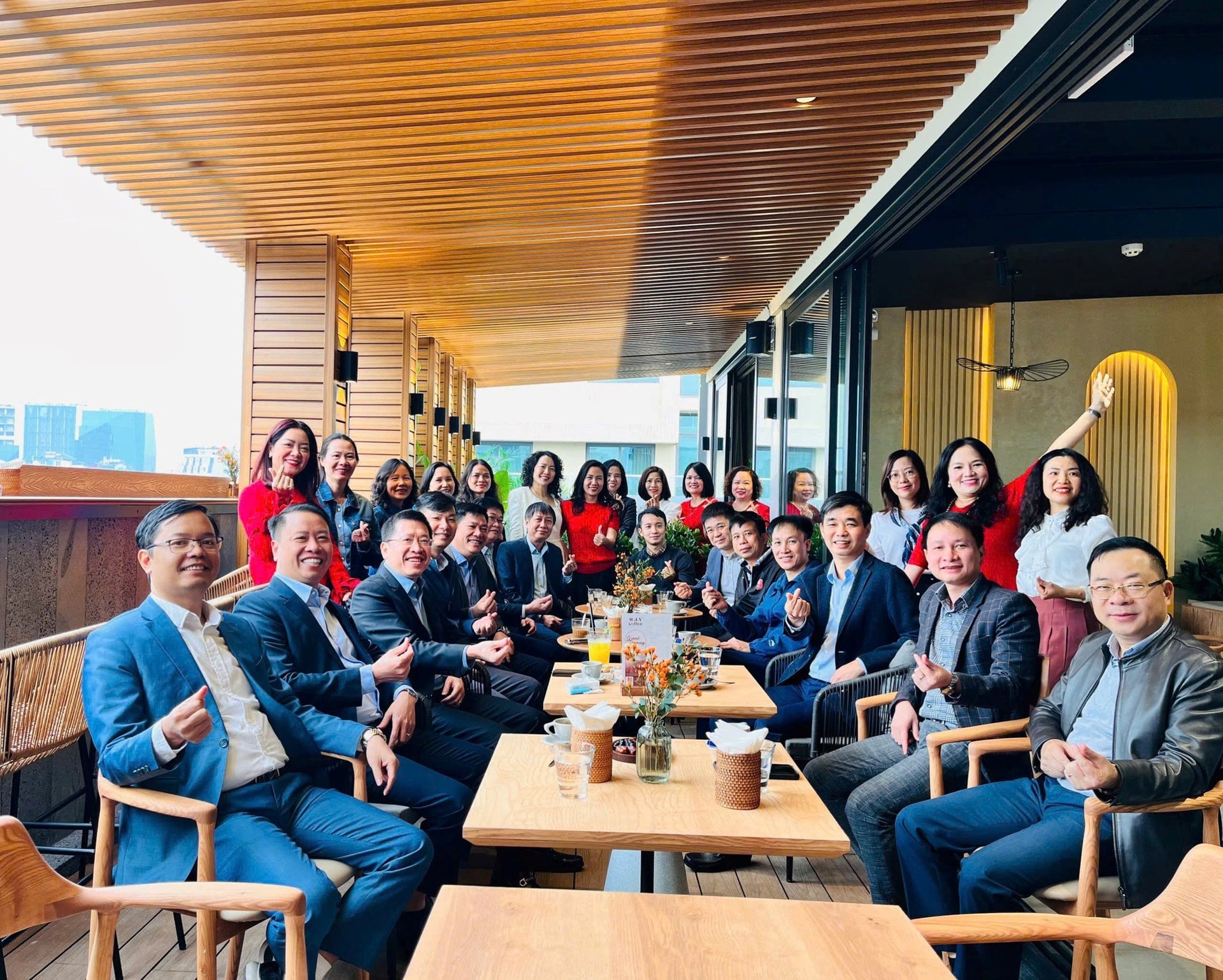 Hòa Phát của tỷ phú Trần Đình Long vừa bất ngờ mở quán cà phê, lấy tên H.A.Y- Ảnh 1.