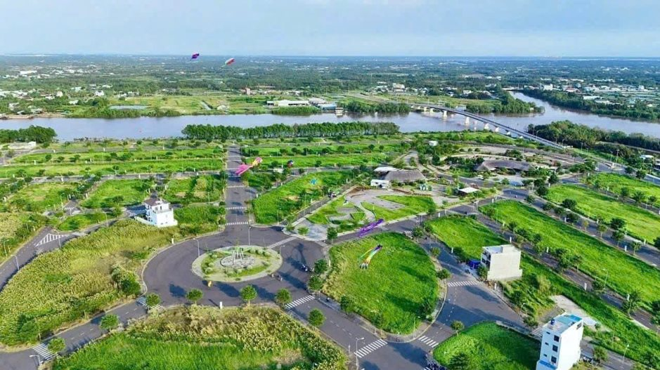 Xuất hiện “sóng” đầu tư theo chân "ông lớn" Vingroup, Bim, Ecopark... đất nền Long An có diễn biến “lạ” cuối năm- Ảnh 3.