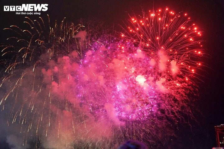 Cập nhật địa điểm bắn pháo hoa Tết Dương lịch 2025 trên cả nước- Ảnh 2.
