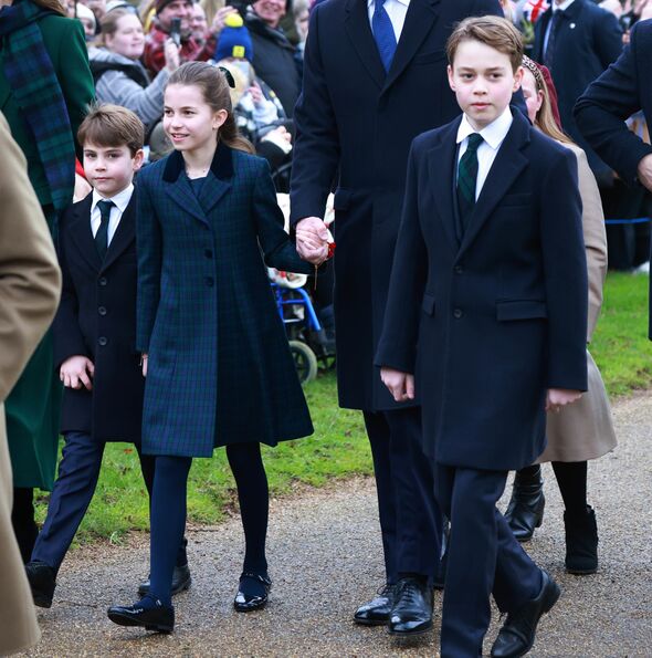 Gia đình Hoàng gia Anh rạng rỡ đón Giáng sinh tại Sandringham: Hoàng tử George, Công chúa Charlotte và cậu út Louis chiếm trọn spotlight- Ảnh 1. Gia đình Hoàng gia Anh rạng rỡ đón Giáng sinh tại Sandringham: Hoàng tử George, Công chúa Charlotte và cậu út Louis chiếm trọn spotlight- Ảnh 1.