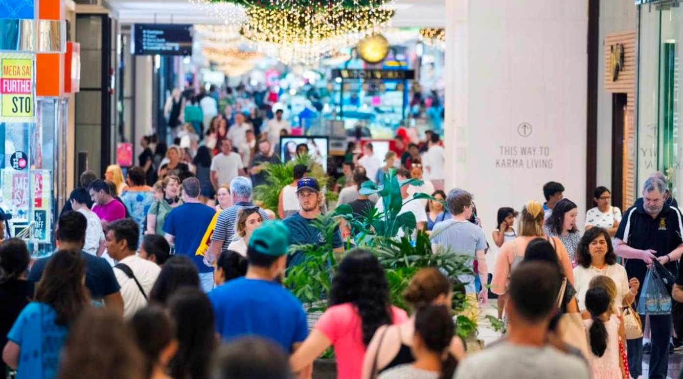 Buồn của quốc gia giàu thứ 5 thế giới: Người trẻ ‘vỡ mộng’ với miền đất hứa, lũ lượt rời đi vì 'nai lưng' kiếm tiền vẫn không thể chi trả phí sinh hoạt lẫn tiền nhà- Ảnh 1.