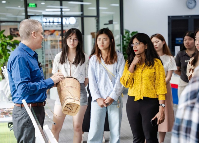 GS Mỹ của VinUni cùng ăn ở với “người ở núi” tại Việt Nam và kỳ tích sau 2 năm: Giá trị rất lớn!- Ảnh 6.