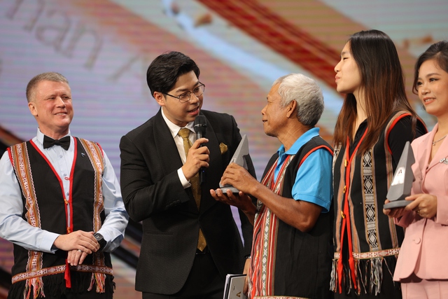 GS Mỹ của VinUni cùng ăn ở với “người ở núi” tại Việt Nam và kỳ tích sau 2 năm: Giá trị rất lớn!- Ảnh 2.