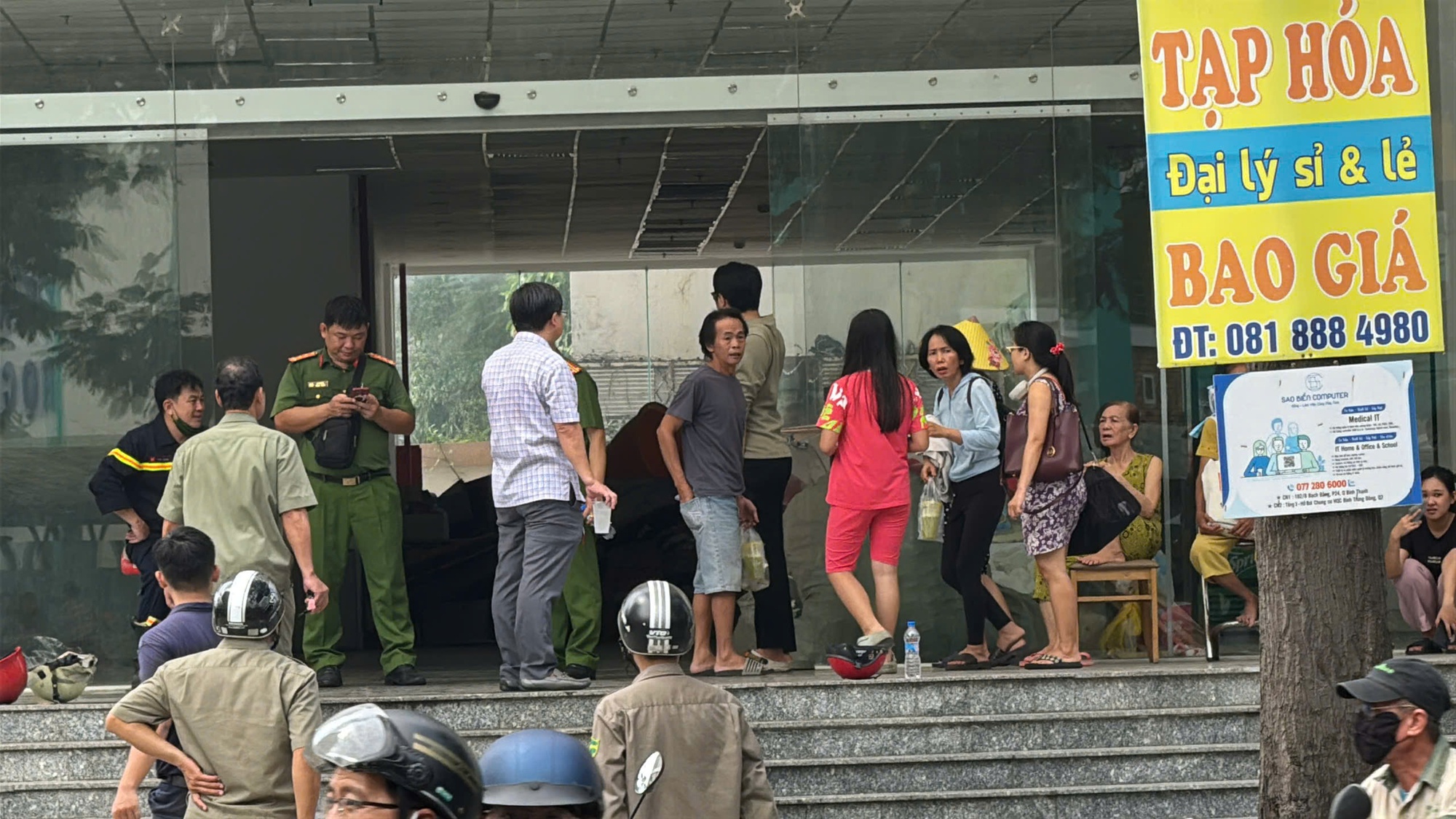 Cháy ở chung cư HQC Bình Trưng Đông- Ảnh 1. Cháy ở chung cư HQC Bình Trưng Đông- Ảnh 1.