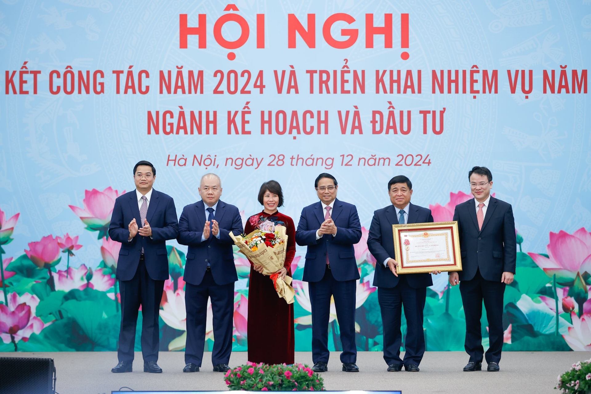 Thủ tướng Phạm Minh Chính: Việt Nam có môi trường đầu tư lành mạnh nên các tập đoàn công nghệ lớn như Tesla, Apple, Nvidia… rất tin tưởng- Ảnh 2.