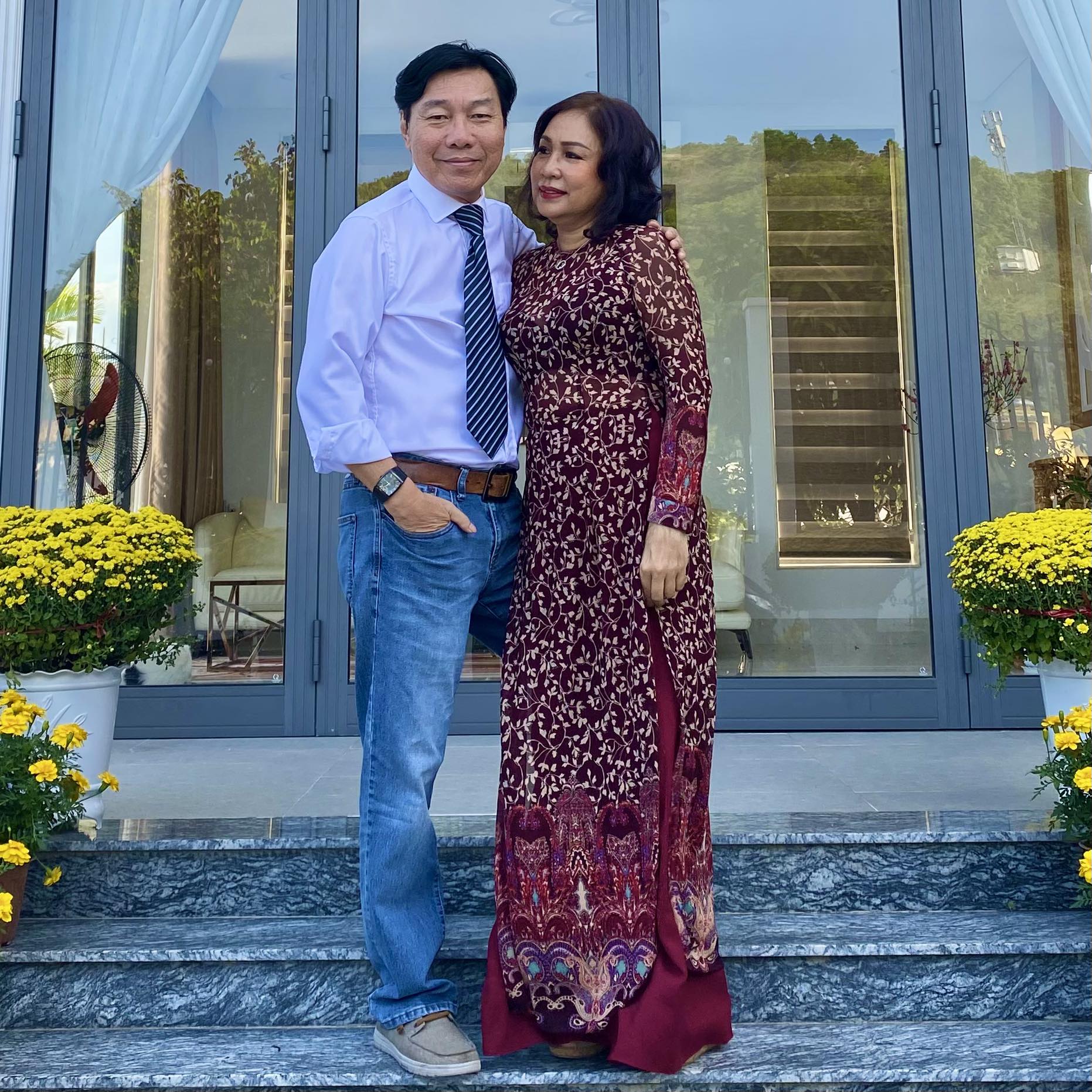 Nam tài tử Việt nổi tiếng và hôn nhân gần 40 năm: "Tôi cảm thấy có lỗi với vợ con một điều"- Ảnh 3.