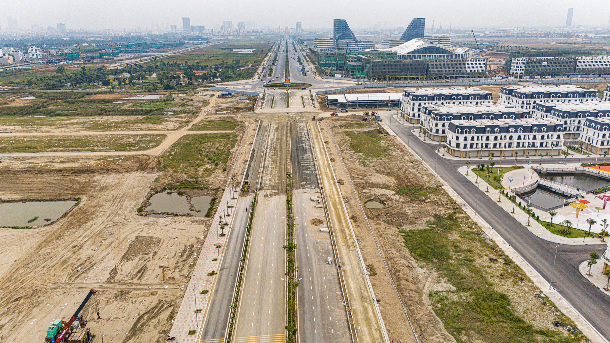 Toàn cảnh tuyến đường 12 làn xe rộng nhất Hải Phòng đang được kéo dài gấp đôi, nối khu công nghiệp một tỷ USD với trung tâm hành chính mới- Ảnh 11.