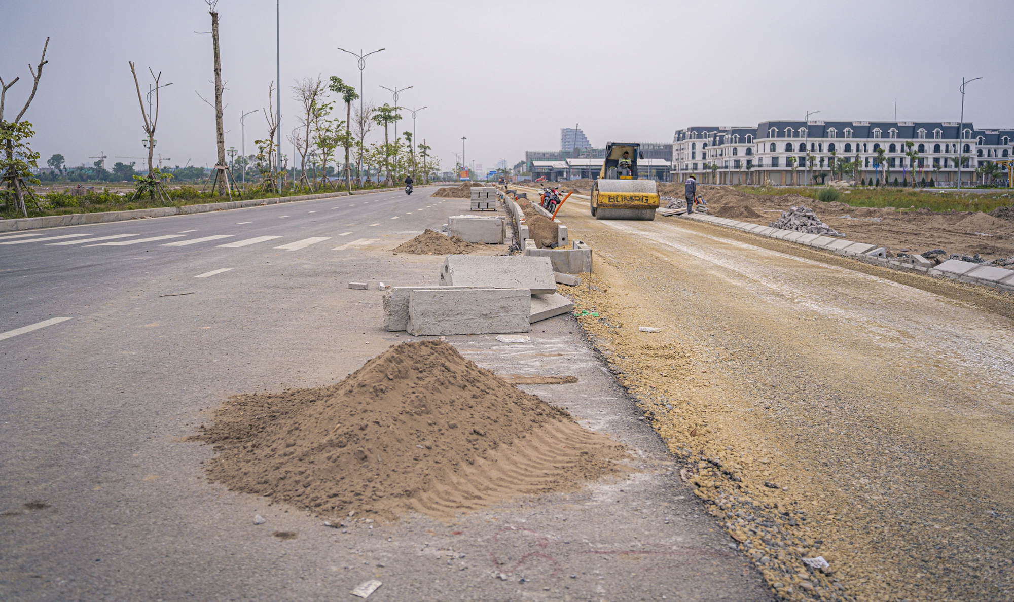 Toàn cảnh tuyến đường 12 làn xe rộng nhất Hải Phòng đang được kéo dài gấp đôi, nối khu công nghiệp một tỷ USD với trung tâm hành chính mới- Ảnh 12.