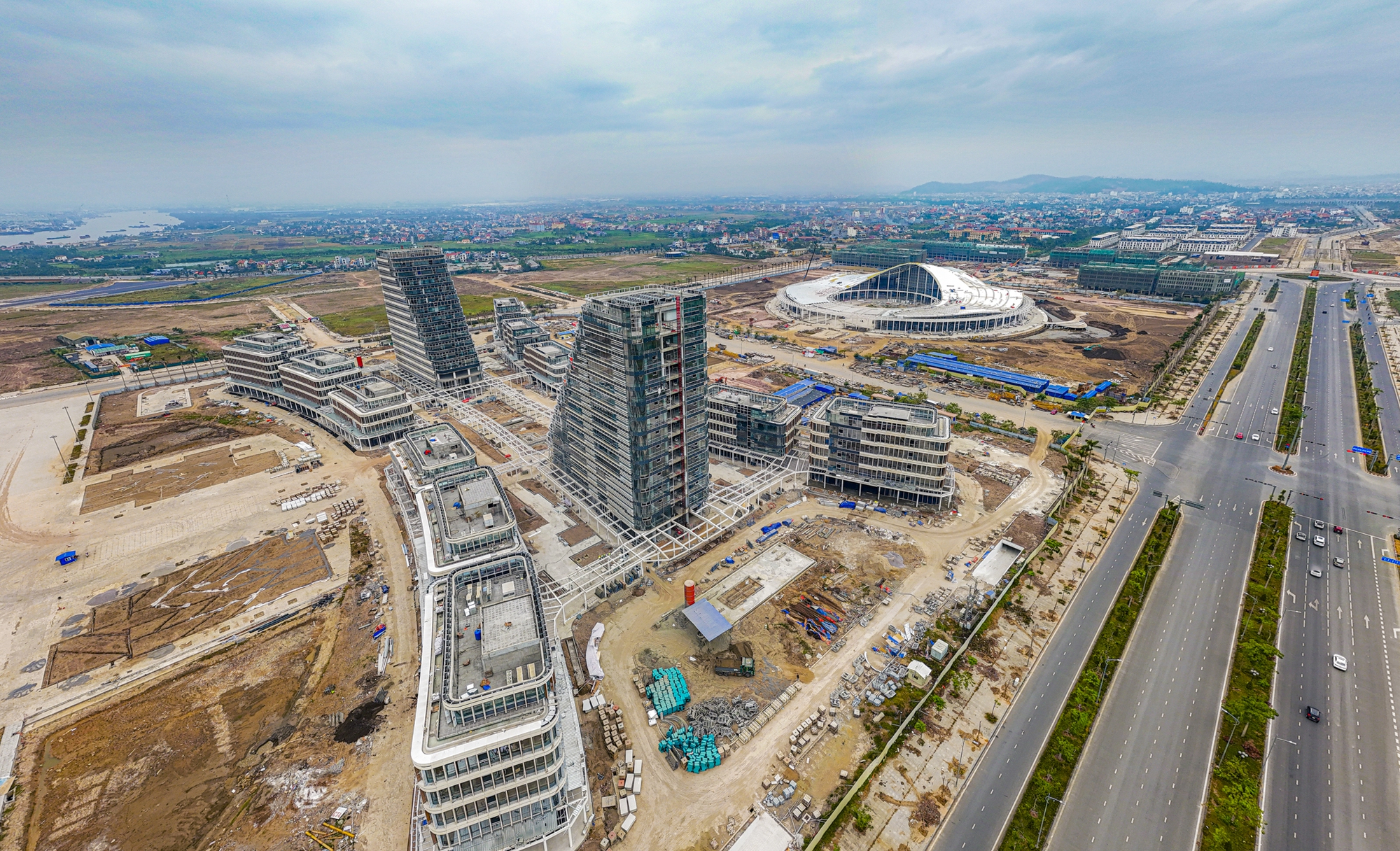 Toàn cảnh tuyến đường 12 làn xe rộng nhất Hải Phòng đang được kéo dài gấp đôi, nối khu công nghiệp một tỷ USD với trung tâm hành chính mới- Ảnh 6.