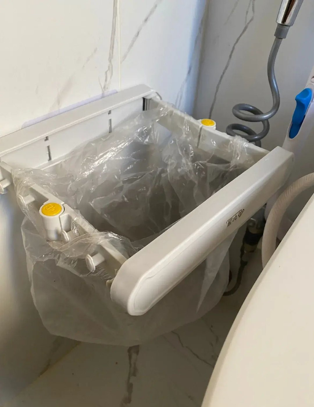 Vị trí đồ dùng trong nhà vệ sinh: 1 người đặt sai, cả nhà mắc bệnh- Ảnh 9. Vị trí đồ dùng trong nhà vệ sinh: 1 người đặt sai, cả nhà mắc bệnh- Ảnh 9.
