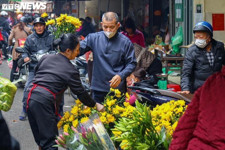 Thị trường mùng 1 cuối cùng của năm Giáp Thìn: Giá cau tăng gấp đôi- Ảnh 7.