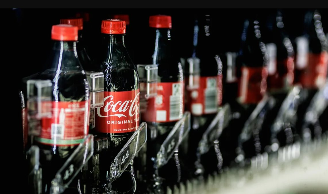 Coca Cola bị chỉ trích vì thu hẹp dự án bảo vệ môi trường, thay đổi các mục tiêu phát triển bền vững từng cam kết- Ảnh 3.