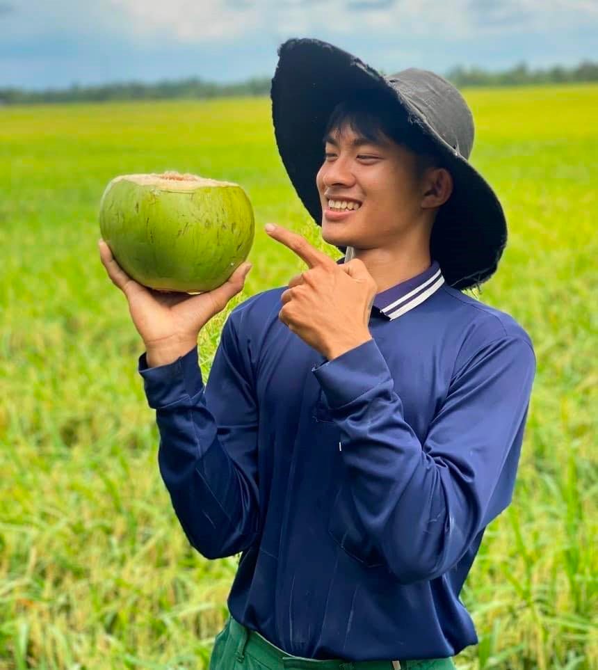 7 bài học từ thành công của TikToker Lê Tuấn Khang: Nói không với 'content bẩn', tận dụng sức mạnh văn hóa bản địa- Ảnh 3. 7 bài học từ thành công của TikToker Lê Tuấn Khang: Nói không với 'content bẩn', tận dụng sức mạnh văn hóa bản địa- Ảnh 3.
