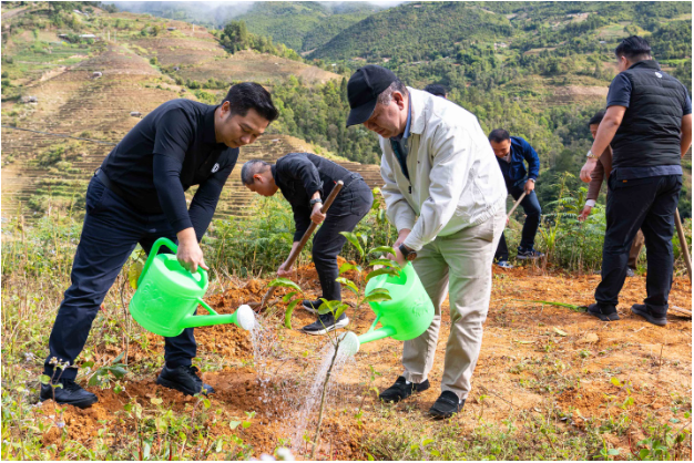 Ươm hy vọng, sáng tương lai: Lan tỏa yêu thương đến La Pán Tẩn và Tân An- Ảnh 1. Ươm hy vọng, sáng tương lai: Lan tỏa yêu thương đến La Pán Tẩn và Tân An- Ảnh 1.