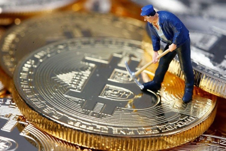 Chỉ vài giờ sau khi phá đỉnh 100.000 USD, Bitcoin giảm về còn hơn 97.000 USD- Ảnh 1.