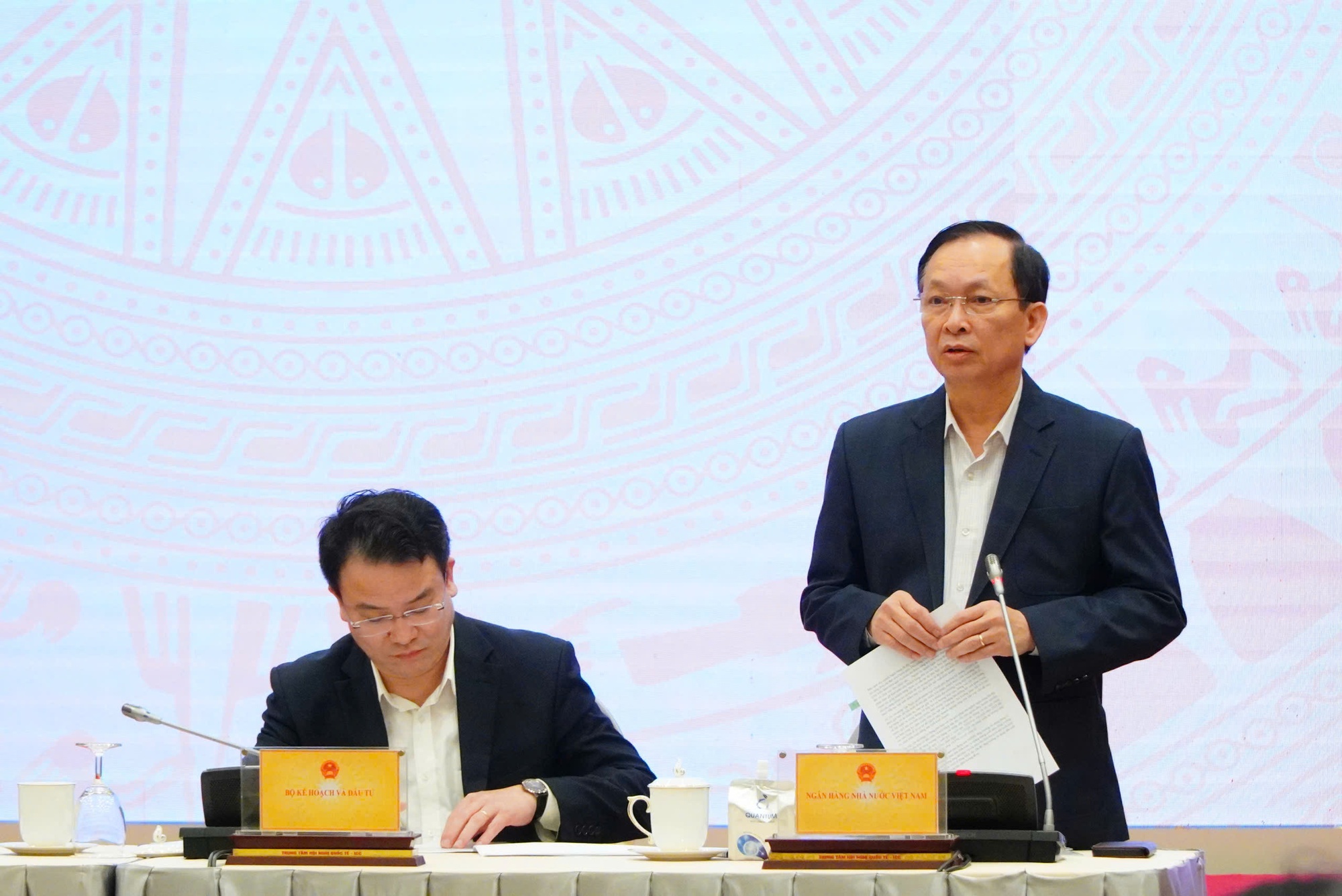 Phó Thống đốc: Lãi suất cho vay đã giảm gần 1%- Ảnh 1.