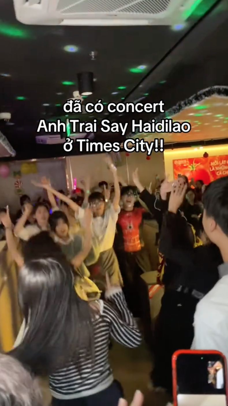 Haidilao đã làm gì trong đêm concert Anh Trai Say Hi ở Hà Nội?- Ảnh 4.