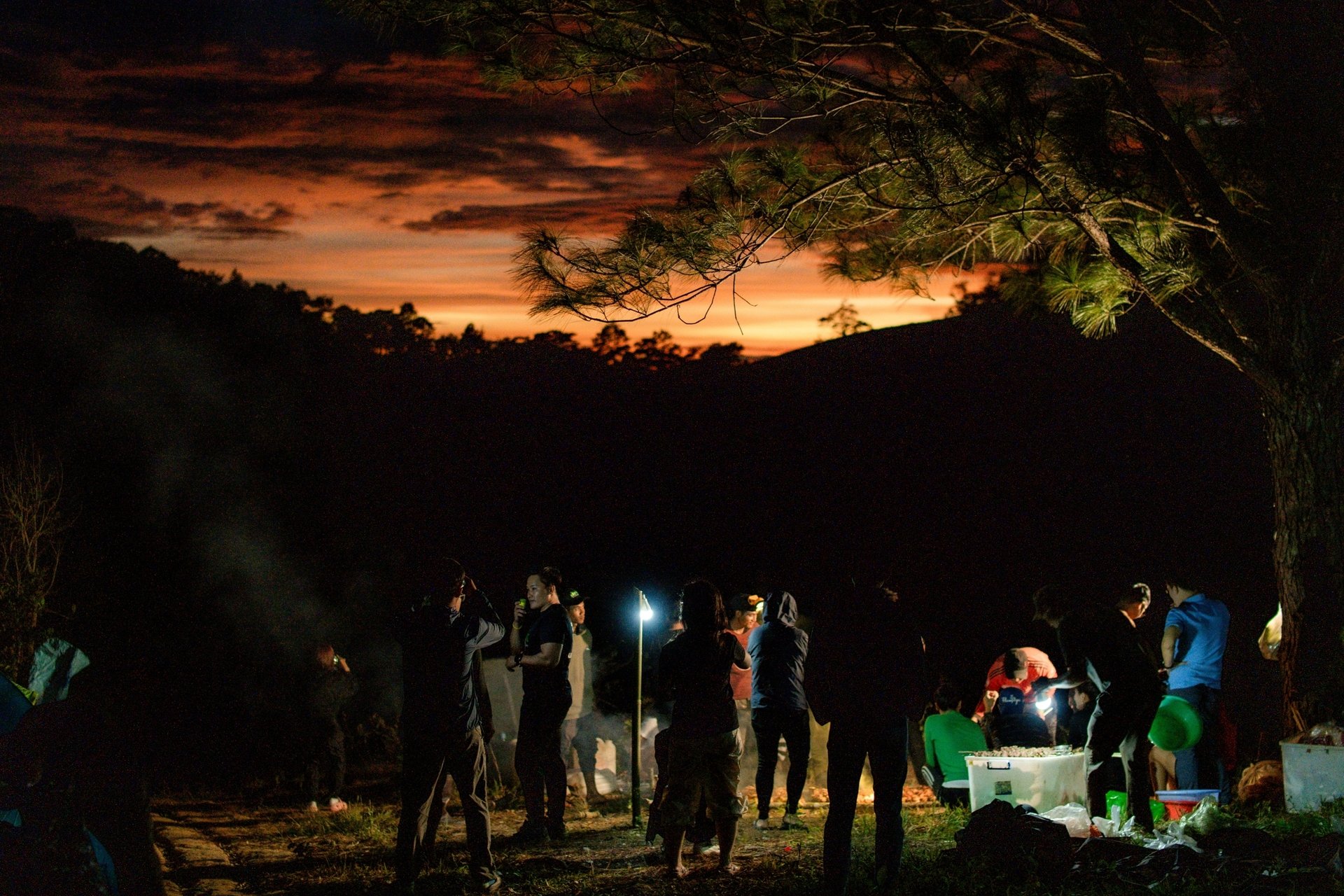 Trải nghiệm cung đường trekking đẹp nhất Việt Nam mùa cỏ cháy- Ảnh 17.