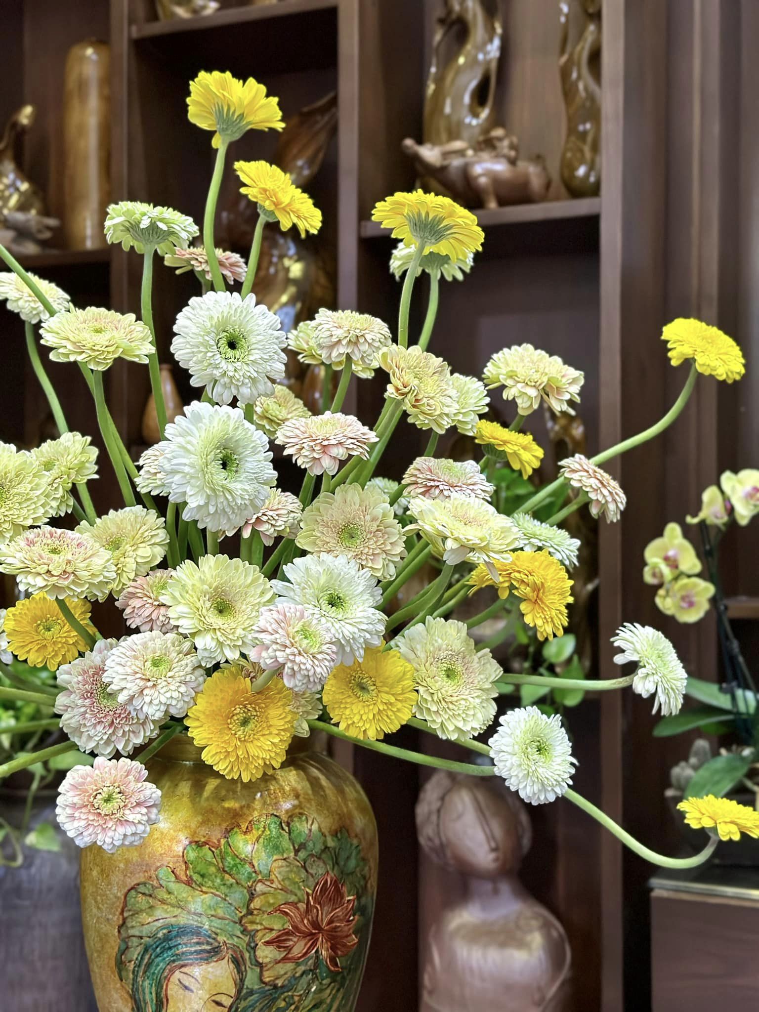 Loài hoa tài lộc này có nhiều cách cắm đẹp mà đơn giản, lưu ngay lại để Tết cắm 1 bình chưng ở phòng khách- Ảnh 7.