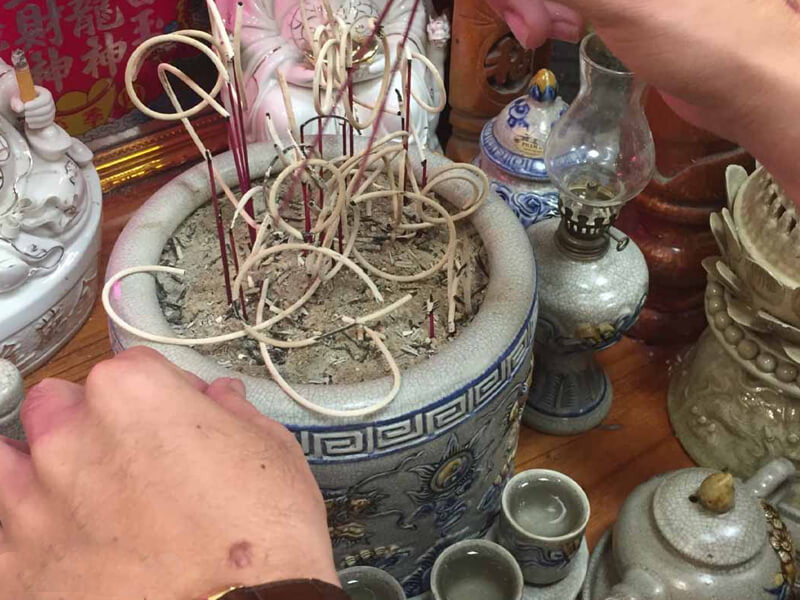 Lễ quan soái - rút chân hương chỉ được làm duy nhất trong ngày ông Công ông Táo- Ảnh 2.