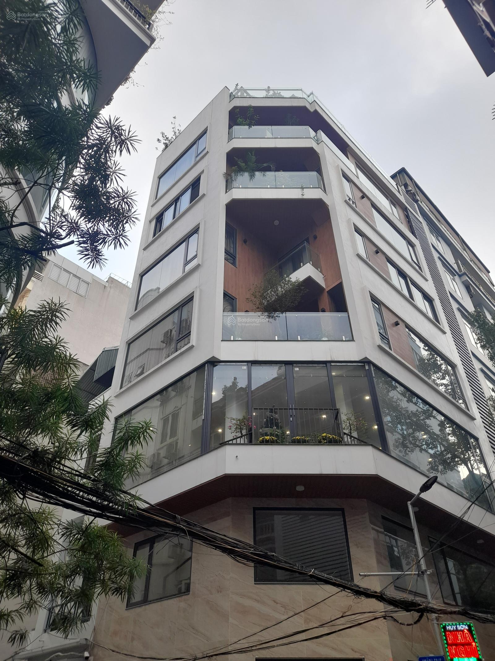 Một tòa nhà 8 tầng tại phố Ngụy Như Kon Tum, Hà Nội đang được rao bán, khởi điểm từ 20,5 tỷ đồng - Ảnh 1.