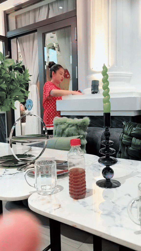 Mai Tây cùng mẹ chồng decor Tết cho căn villa trăm tỷ: Vị trí đắc địa Đảo Kim Cương, loạt nột thất giá trị khủng- Ảnh 3.