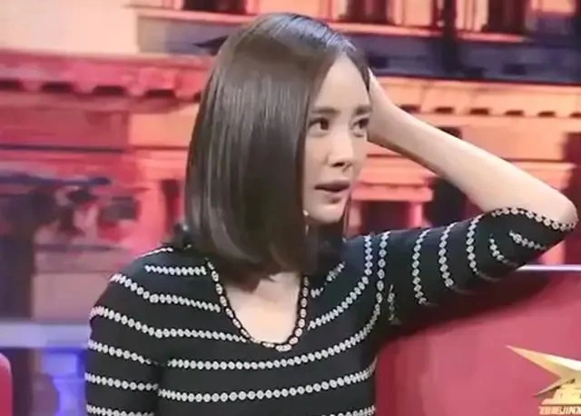 Nhiều năm trước, Dương Mịch từng nói 1 câu khiến khán giả sững sờ: Tưởng không quan tâm con, hóa ra quan tâm rất nhiều- Ảnh 2. Nhiều năm trước, Dương Mịch từng nói 1 câu khiến khán giả sững sờ: Tưởng không quan tâm con, hóa ra quan tâm rất nhiều- Ảnh 2.