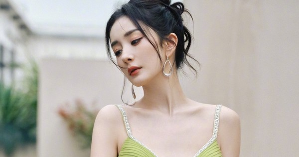Nhiều năm trước, Dương Mịch từng nói 1 câu khiến khán giả sững sờ: Tưởng không quan tâm con, hóa ra quan tâm rất nhiều- Ảnh 1. Nhiều năm trước, Dương Mịch từng nói 1 câu khiến khán giả sững sờ: Tưởng không quan tâm con, hóa ra quan tâm rất nhiều- Ảnh 1.
