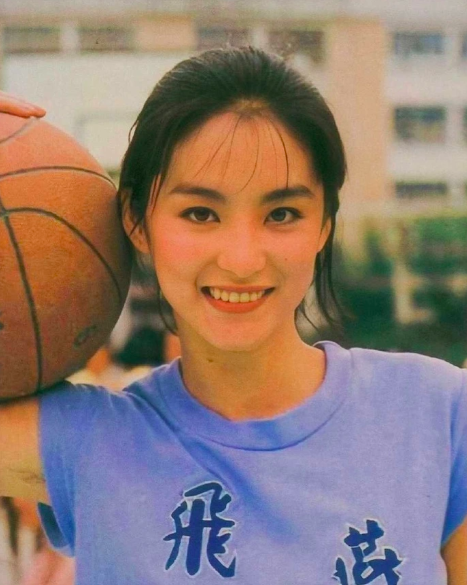 "Mỹ nhân Hồng Kông" Lâm Thanh Hà tuổi 70 da dẻ vẫn căng bóng, vóc dáng trẻ trung: Bí quyết là bỏ ăn 1 món- Ảnh 4.