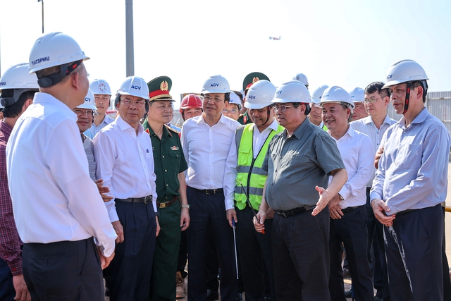 Thủ tướng: Phấn đấu hoàn thành ga T3 Tân Sơn Nhất đúng dịp 50 năm giải phóng miền Nam - Ảnh 5. Thủ tướng: Phấn đấu hoàn thành ga T3 Tân Sơn Nhất đúng dịp 50 năm giải phóng miền Nam - Ảnh 5.