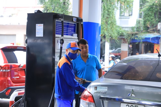 Giá xăng dầu tăng ngay sau Tết - Ảnh 1. Giá xăng dầu tăng ngay sau Tết - Ảnh 1.