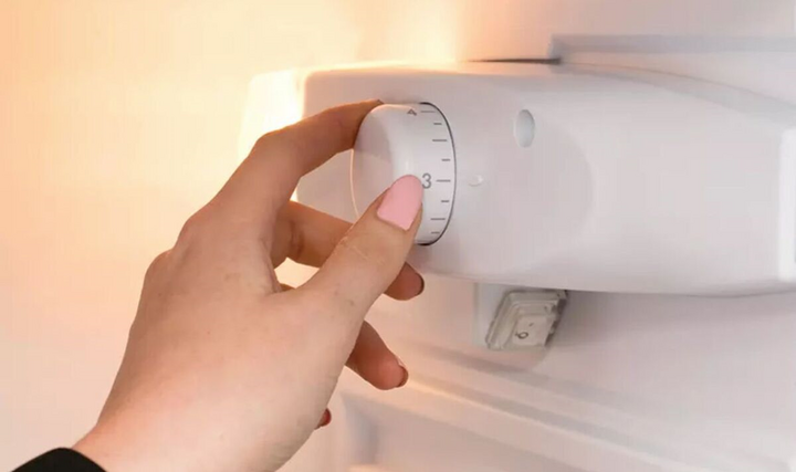 Tiết kiệm điện bằng cách chỉnh một nút nhỏ trên tủ lạnh - Ảnh 1. Tiết kiệm điện bằng cách chỉnh một nút nhỏ trên tủ lạnh - Ảnh 1.