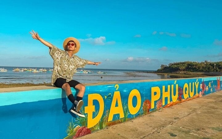 Gợi ý ăn chơi ở đảo Phú Quý - Ảnh 1.