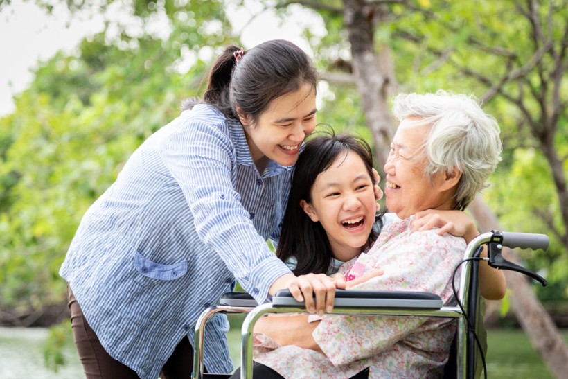 Mẹ thiên vị anh, em trai nhưng về già chỉ có tôi chăm sóc: 7 năm sau xem di chúc, ai nấy đều hoang mang- Ảnh 4. Mẹ thiên vị anh, em trai nhưng về già chỉ có tôi chăm sóc: 7 năm sau xem di chúc, ai nấy đều hoang mang- Ảnh 4.
