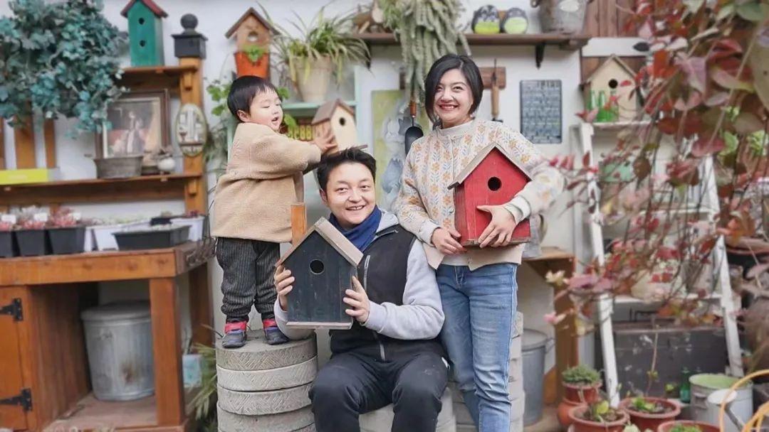 Rời bỏ thành phố, cặp vợ chồng về quê thuê 1 căn nhà cũ và cải tạo lại, sống một cách thảnh thơi- Ảnh 17. Rời bỏ thành phố, cặp vợ chồng về quê thuê 1 căn nhà cũ và cải tạo lại, sống một cách thảnh thơi- Ảnh 17.